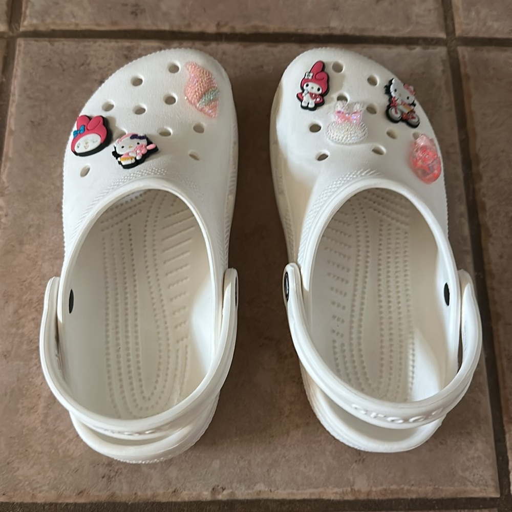White Crocs Kids Classic Clog With Jibbitz - Picture 2 of 4